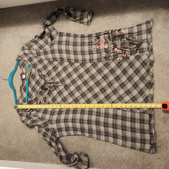 NEW EDDIE Bauer embroidered blouse. Sz 2XL NEW WITH TAGS. CLOSET CLOSING - Picture 7 of 11